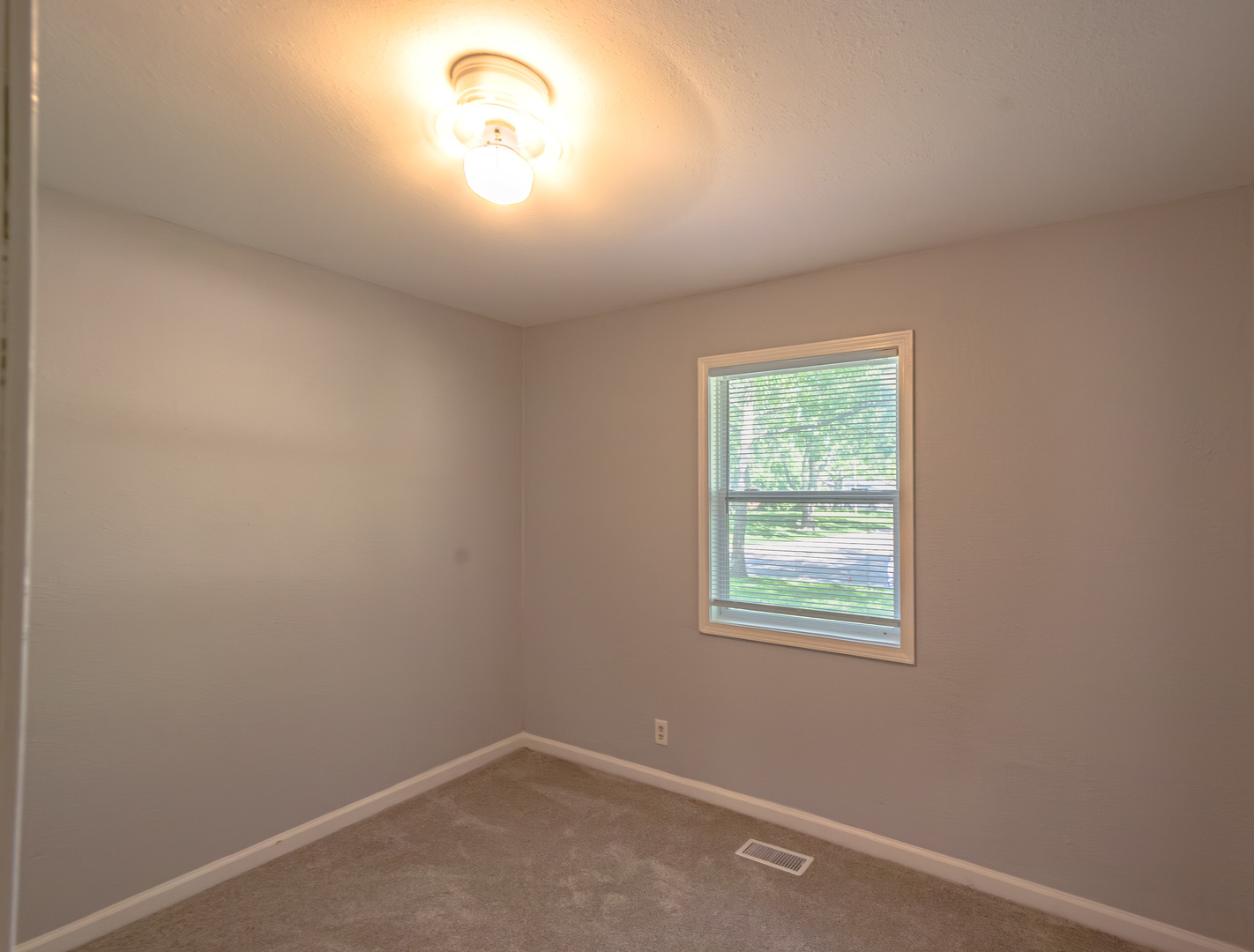 1607 Williamsburg Drive