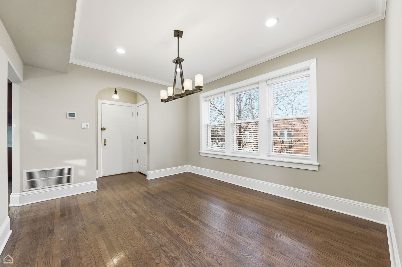 2303 W WINONA Street 2E