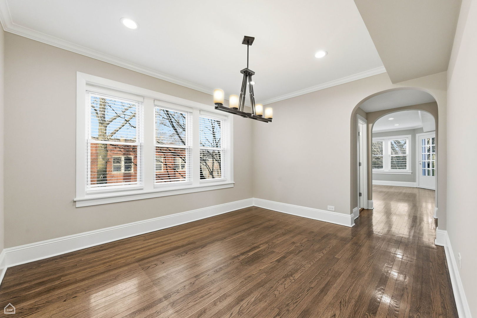 2303 W WINONA Street 2E