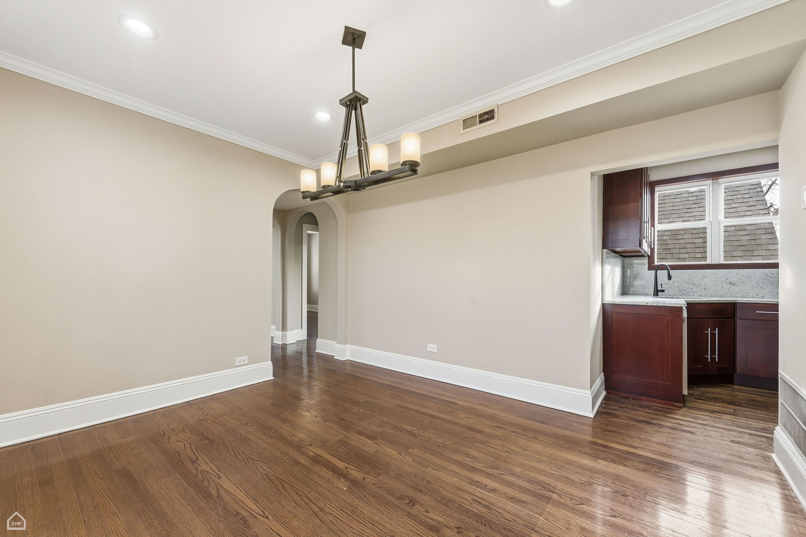 2303 W WINONA Street 2E