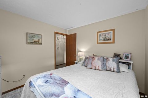 Tiny photo for 2422 E 51ST Street #E, Davenport, IA 52807 (MLS # QC4267757)