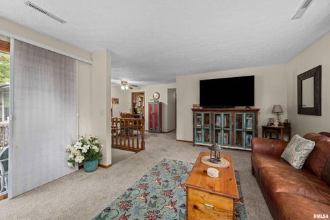 Tiny photo for 2422 E 51ST Street #E, Davenport, IA 52807 (MLS # QC4267757)
