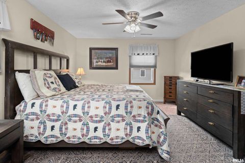 Tiny photo for 2422 E 51ST Street #E, Davenport, IA 52807 (MLS # QC4267757)