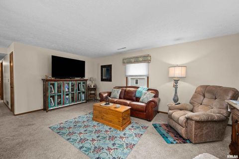 Tiny photo for 2422 E 51ST Street #E, Davenport, IA 52807 (MLS # QC4267757)