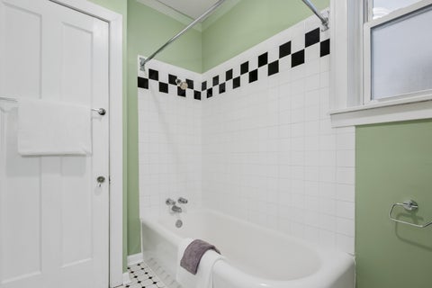 Tiny photo for 1530 W Elmdale Avenue #1, Chicago, IL 60660 (MLS # 12668484)