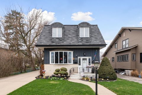 5706 N New Hampshire Avenue Chicago IL 60631