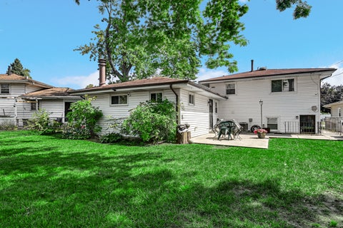 Tiny photo for 15622 Prince Drive, South Holland, IL 60473 (MLS # 12753048)