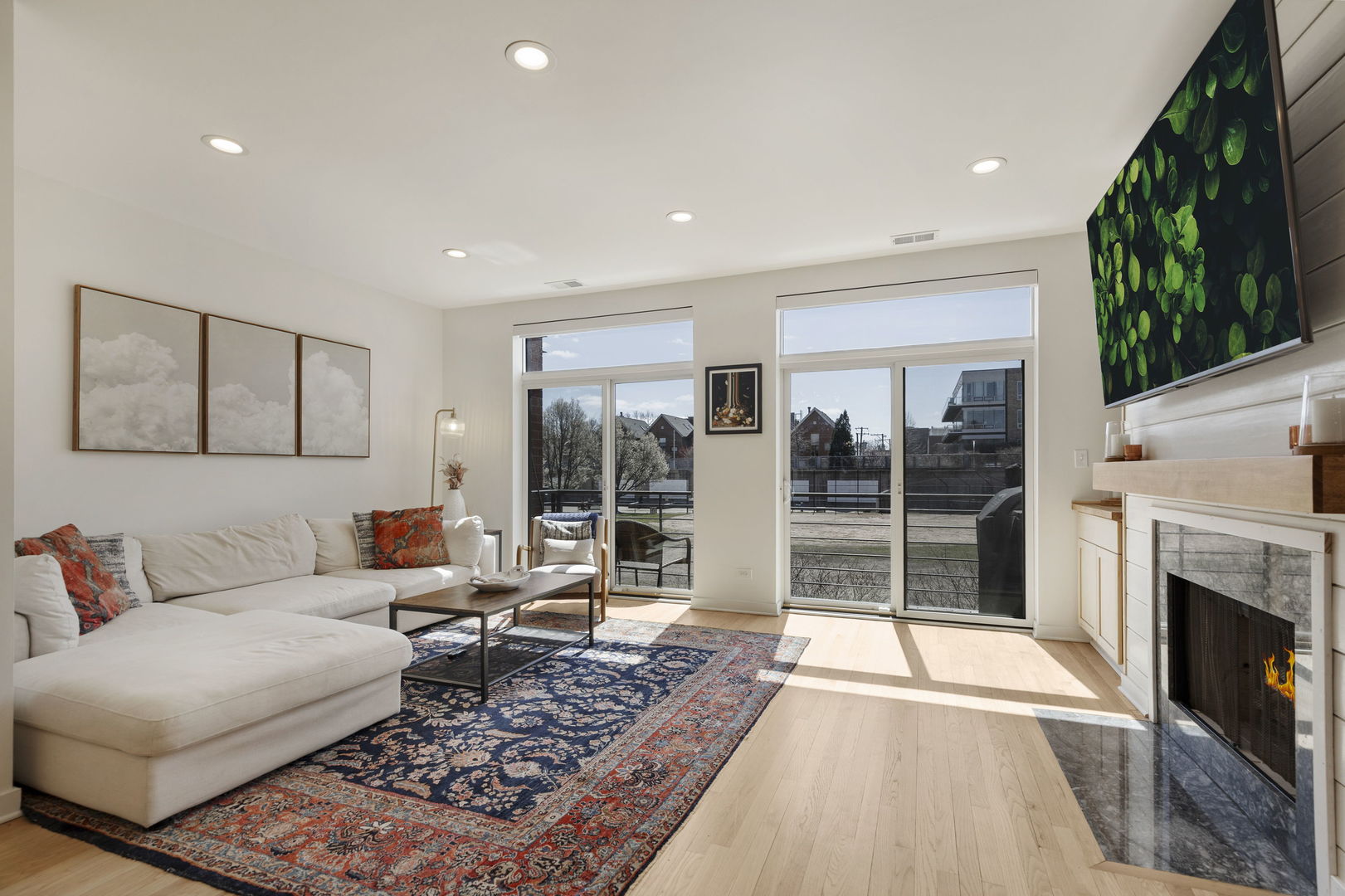 1830 N Winchester Avenue 105