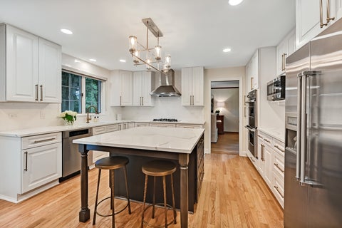 Tiny photo for 5 Regent Court, Burr Ridge, IL 60527 (MLS # 12537427)