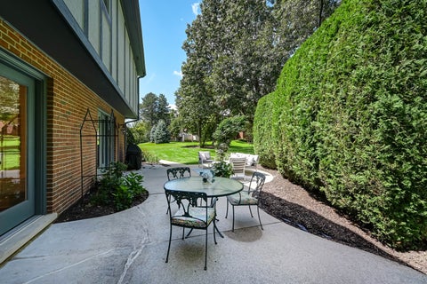 Tiny photo for 5 Regent Court, Burr Ridge, IL 60527 (MLS # 12537427)