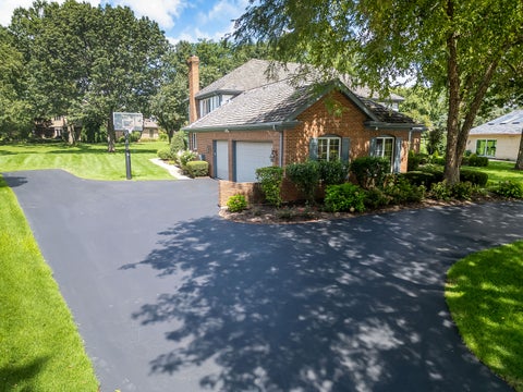 Tiny photo for 5 Regent Court, Burr Ridge, IL 60527 (MLS # 12537427)
