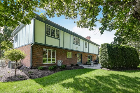 Tiny photo for 5 Regent Court, Burr Ridge, IL 60527 (MLS # 12537427)