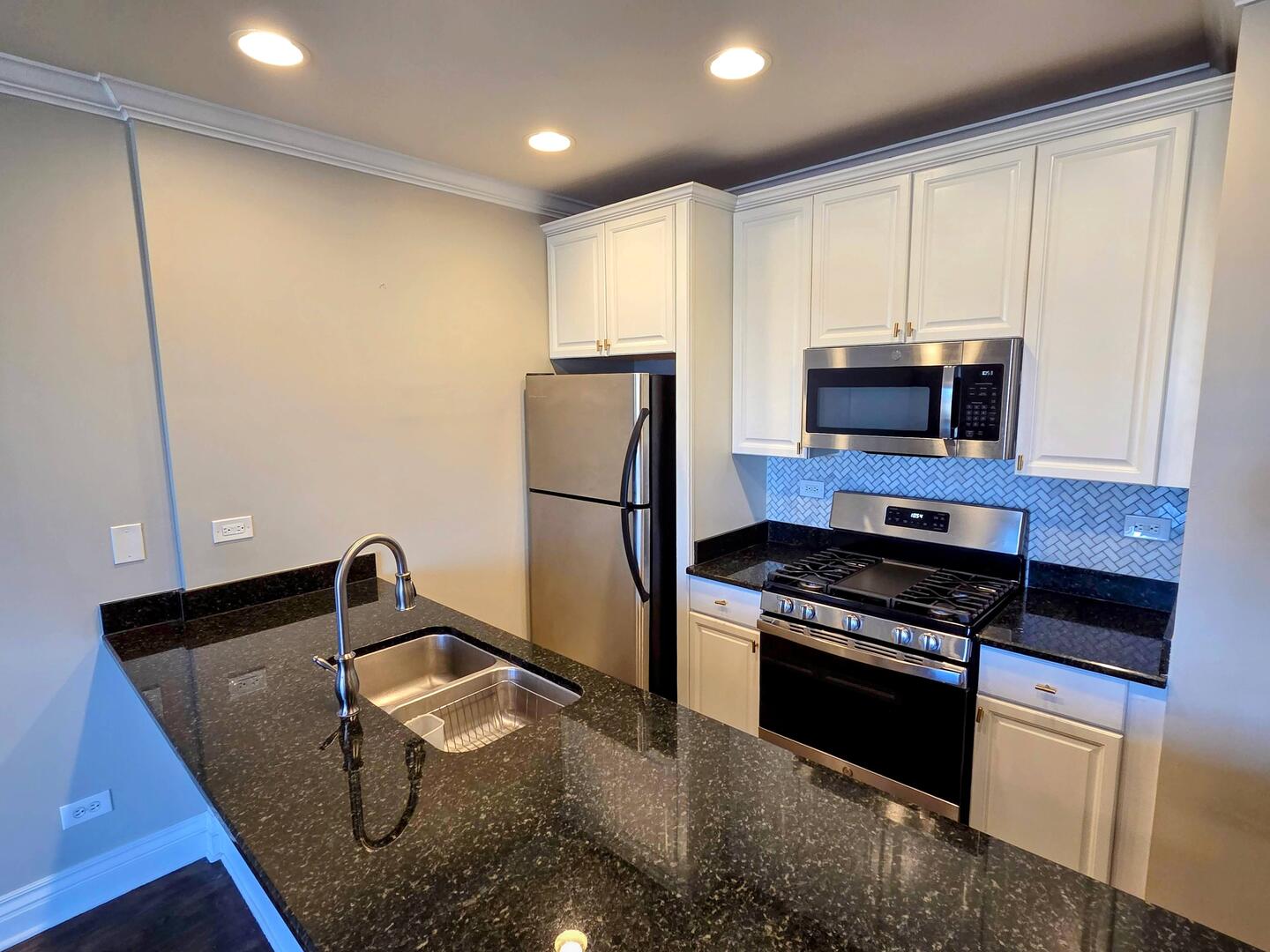 1422 N Noble Street 2S