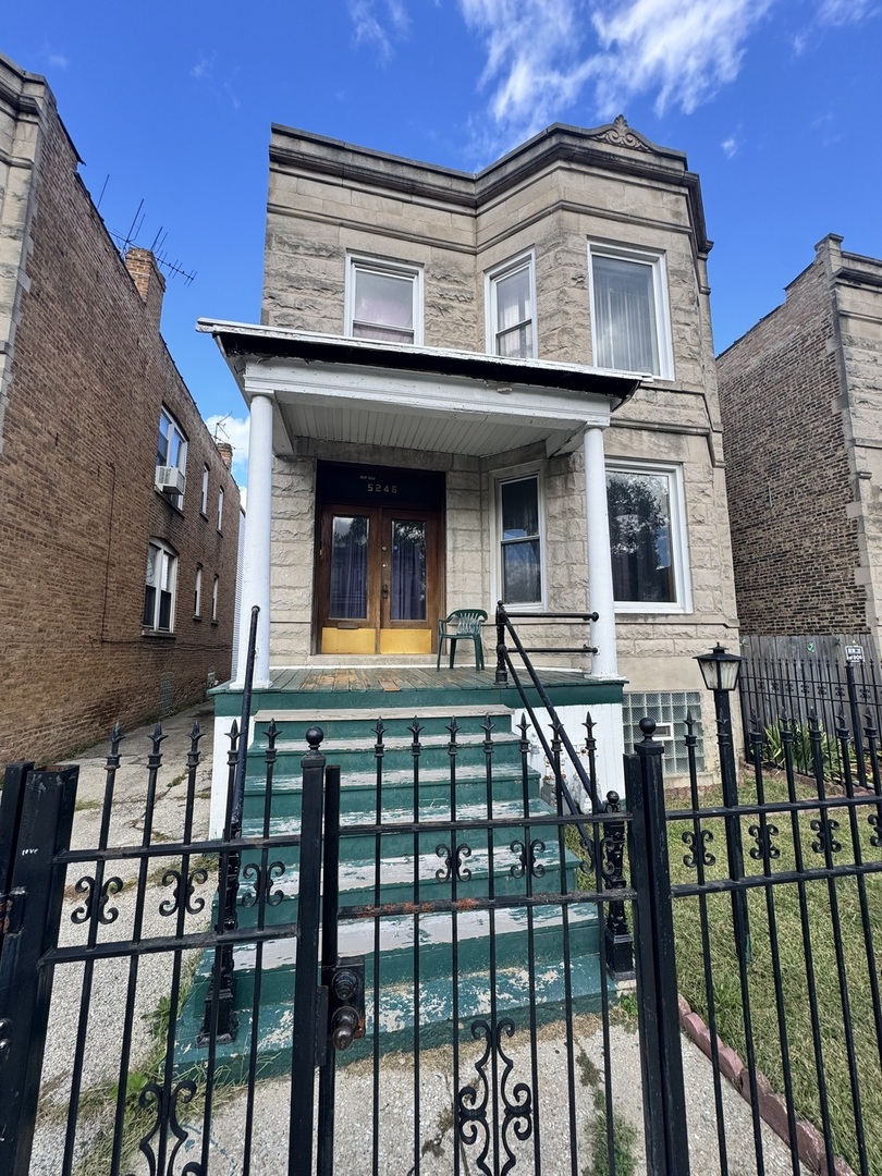 5246 W Congress Parkway