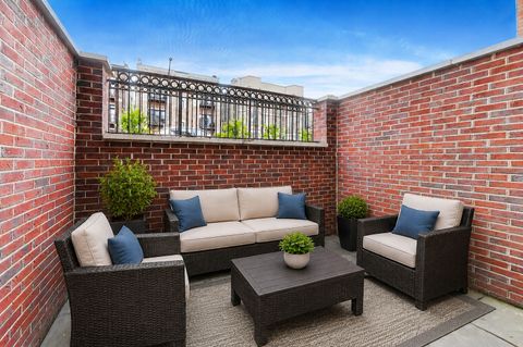 Tiny photo for 2031 W Augusta Boulevard #1, Chicago, IL 60622 (MLS # 12640427)