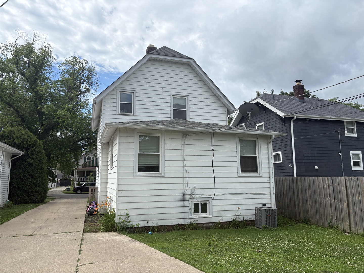 1020 Woodlawn Avenue