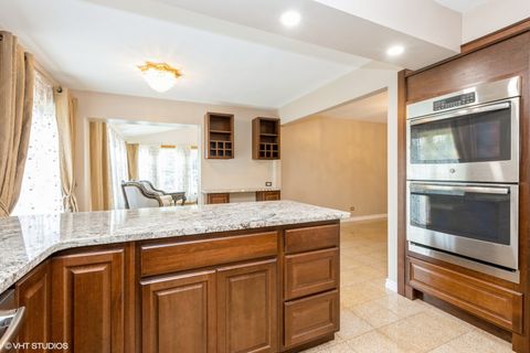 Tiny photo for 6846 N Dowagiac Avenue, Chicago, IL 60646 (MLS # 12500660)