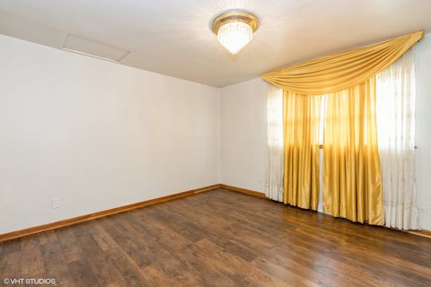 Tiny photo for 6846 N Dowagiac Avenue, Chicago, IL 60646 (MLS # 12500660)