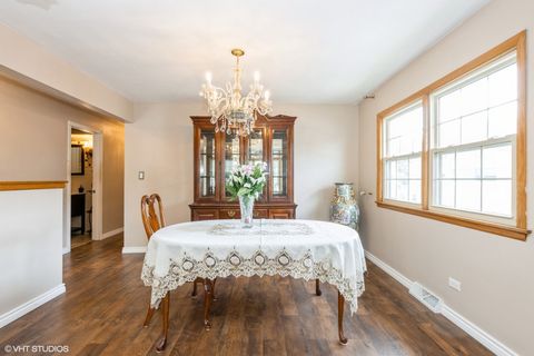 Tiny photo for 6846 N Dowagiac Avenue, Chicago, IL 60646 (MLS # 12500660)