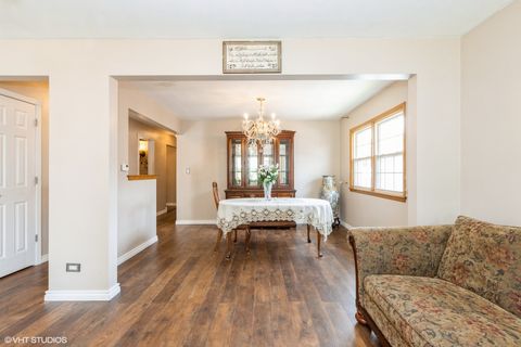 Tiny photo for 6846 N Dowagiac Avenue, Chicago, IL 60646 (MLS # 12500660)