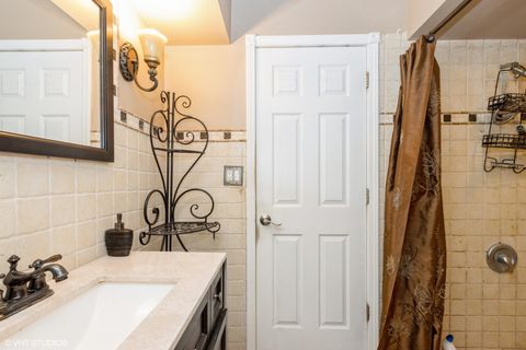 Tiny photo for 6846 N Dowagiac Avenue, Chicago, IL 60646 (MLS # 12500660)