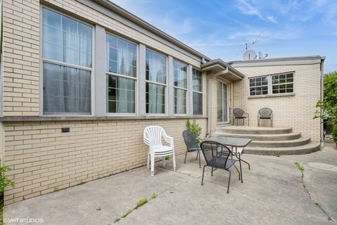 Tiny photo for 6846 N Dowagiac Avenue, Chicago, IL 60646 (MLS # 12500660)