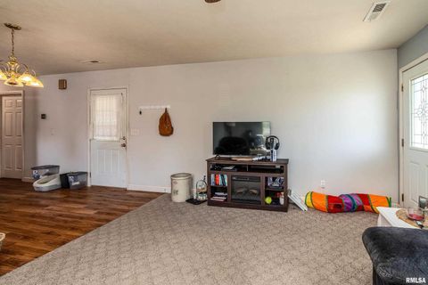 Tiny photo for 902 N TAFT Street, Marion, IL 62959 (MLS # QC4268105)