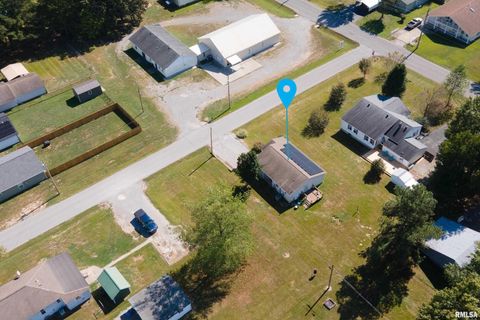 Tiny photo for 902 N TAFT Street, Marion, IL 62959 (MLS # QC4268105)