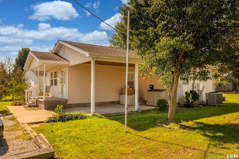 Tiny photo for 902 N TAFT Street, Marion, IL 62959 (MLS # QC4268105)