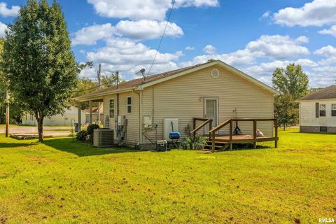 Tiny photo for 902 N TAFT Street, Marion, IL 62959 (MLS # QC4268105)