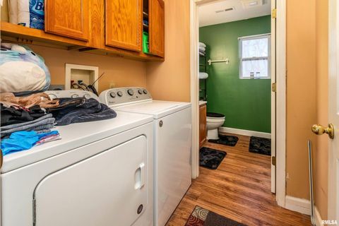 Tiny photo for 902 N TAFT Street, Marion, IL 62959 (MLS # QC4268105)