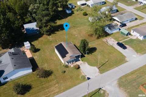 Tiny photo for 902 N TAFT Street, Marion, IL 62959 (MLS # QC4268105)