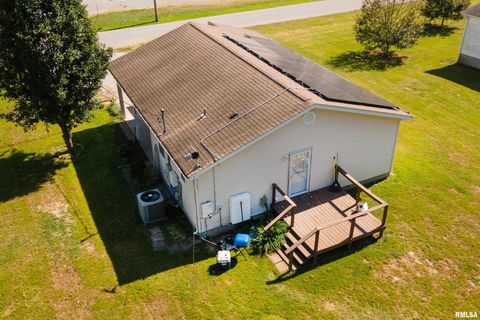 Tiny photo for 902 N TAFT Street, Marion, IL 62959 (MLS # QC4268105)