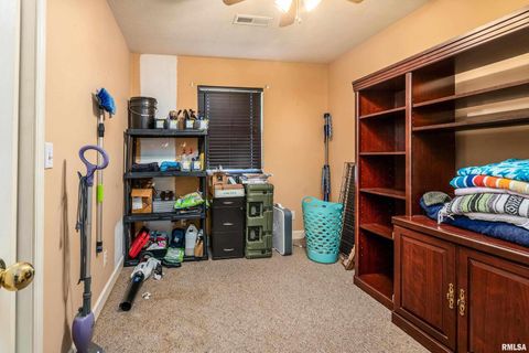 Tiny photo for 902 N TAFT Street, Marion, IL 62959 (MLS # QC4268105)