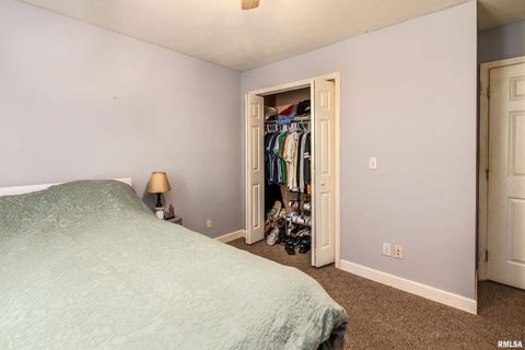 Tiny photo for 902 N TAFT Street, Marion, IL 62959 (MLS # QC4268105)