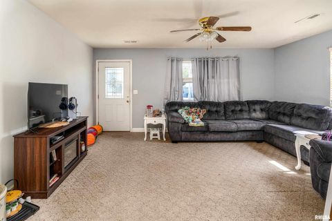 Tiny photo for 902 N TAFT Street, Marion, IL 62959 (MLS # QC4268105)