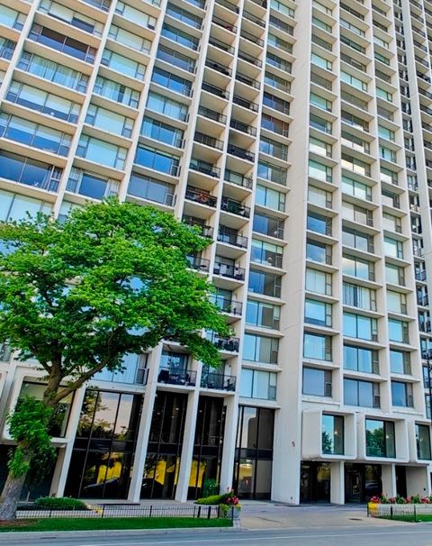 Photo of 3200 N Lake Shore Drive #502, Chicago, IL 60657 (MLS # 12482881)