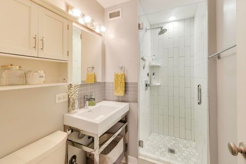 Tiny photo for 555 W CORNELIA Avenue #1711, Chicago, IL 60657 (MLS # 12491038)