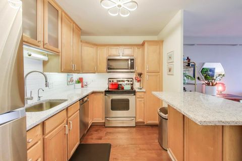 Tiny photo for 555 W CORNELIA Avenue #1711, Chicago, IL 60657 (MLS # 12491038)