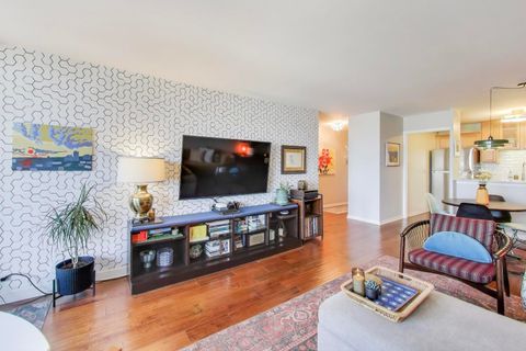 Tiny photo for 555 W CORNELIA Avenue #1711, Chicago, IL 60657 (MLS # 12491038)