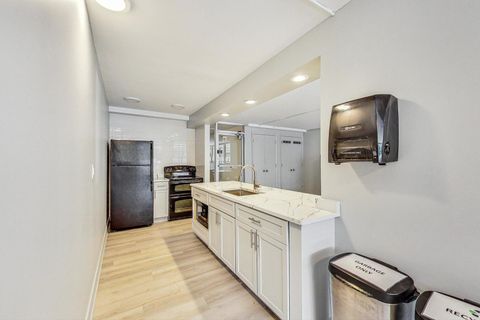 Tiny photo for 555 W CORNELIA Avenue #1711, Chicago, IL 60657 (MLS # 12491038)