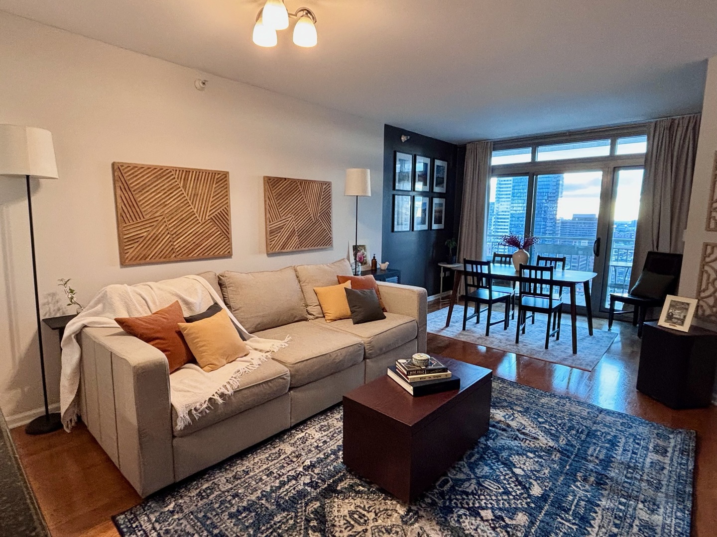 125 S Jefferson Street 2201