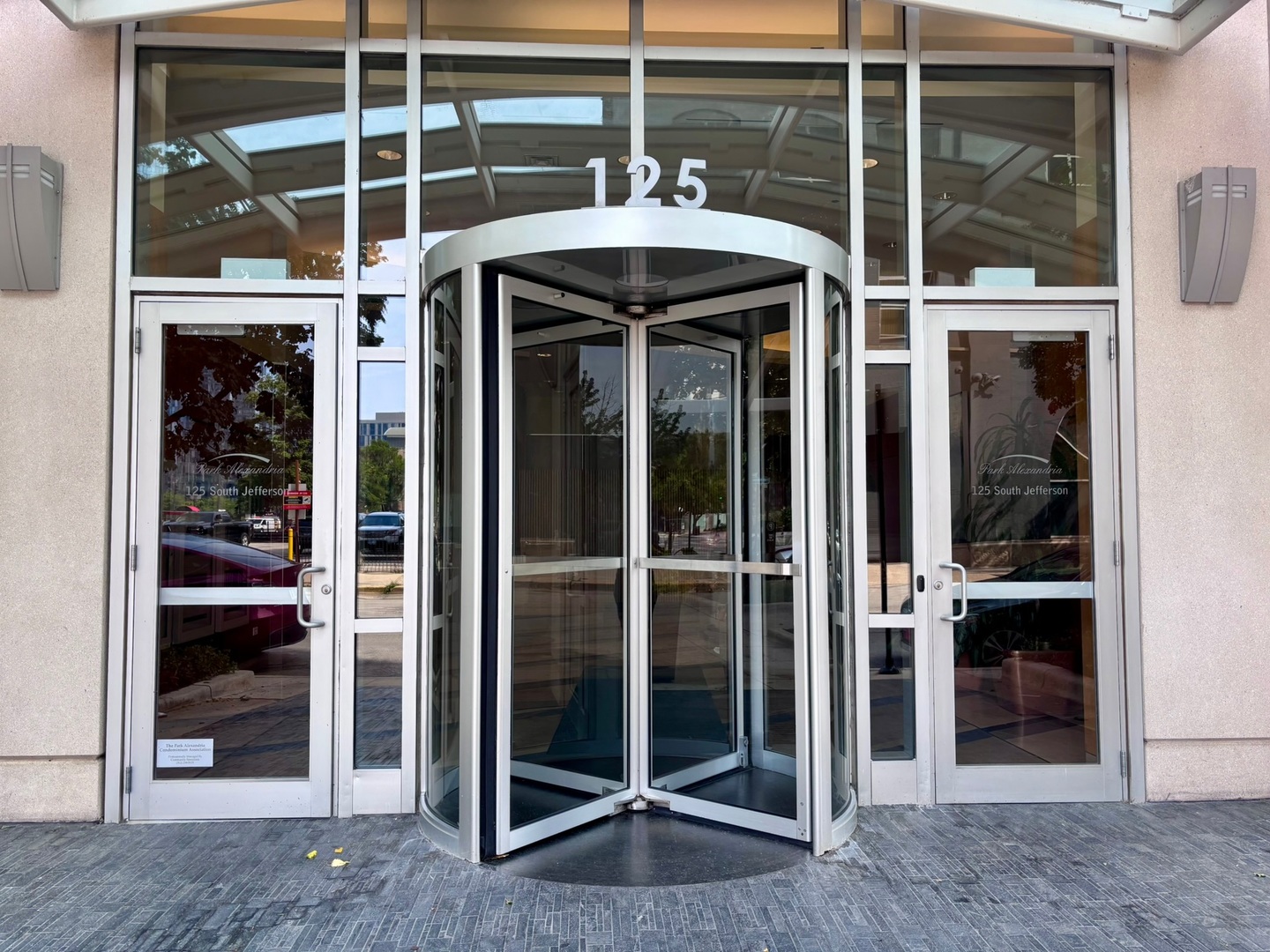 125 S Jefferson Street 2201