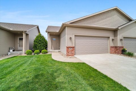 1927 Glenbridge Road Bloomington IL 61704