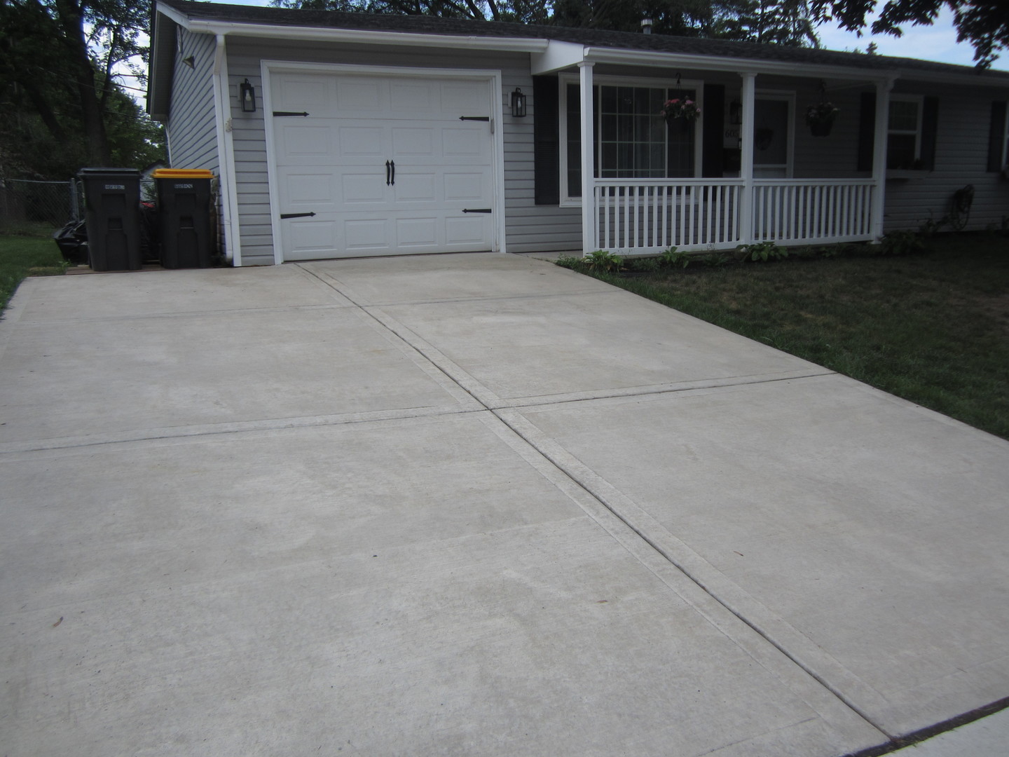 605 W Schaumburg Road