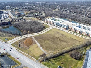 1S625 Oakbrook Lake