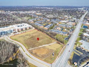 1S625 Oakbrook Lake