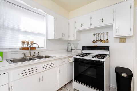 Tiny photo for 1815 N 22nd Avenue, Melrose Park, IL 60160 (MLS # 12488380)