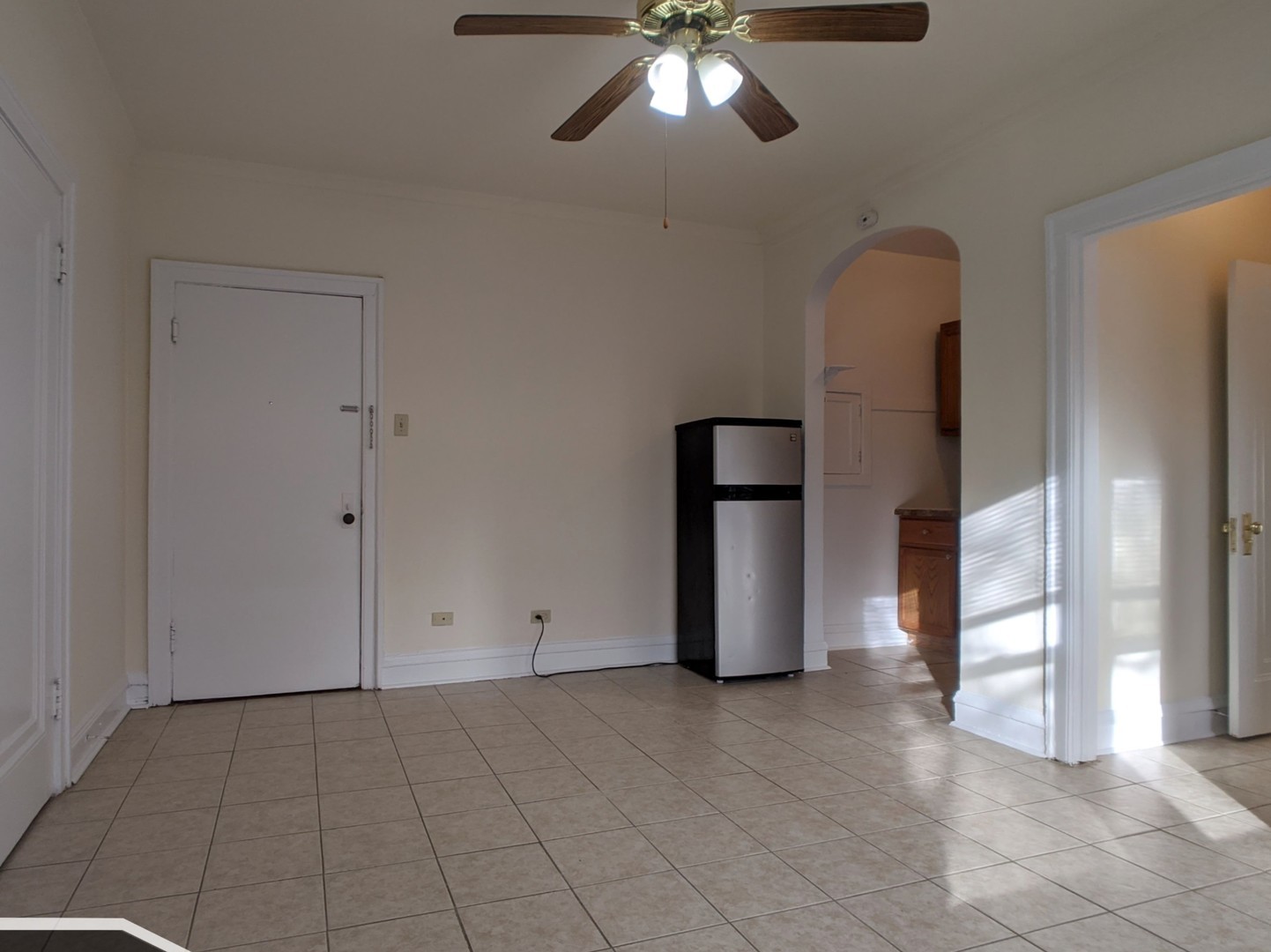 2536 N Sawyer Avenue 206