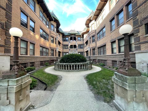 Photo of 945 E Hyde Park Boulevard #3, Chicago, IL 60615 (MLS # 12694795)